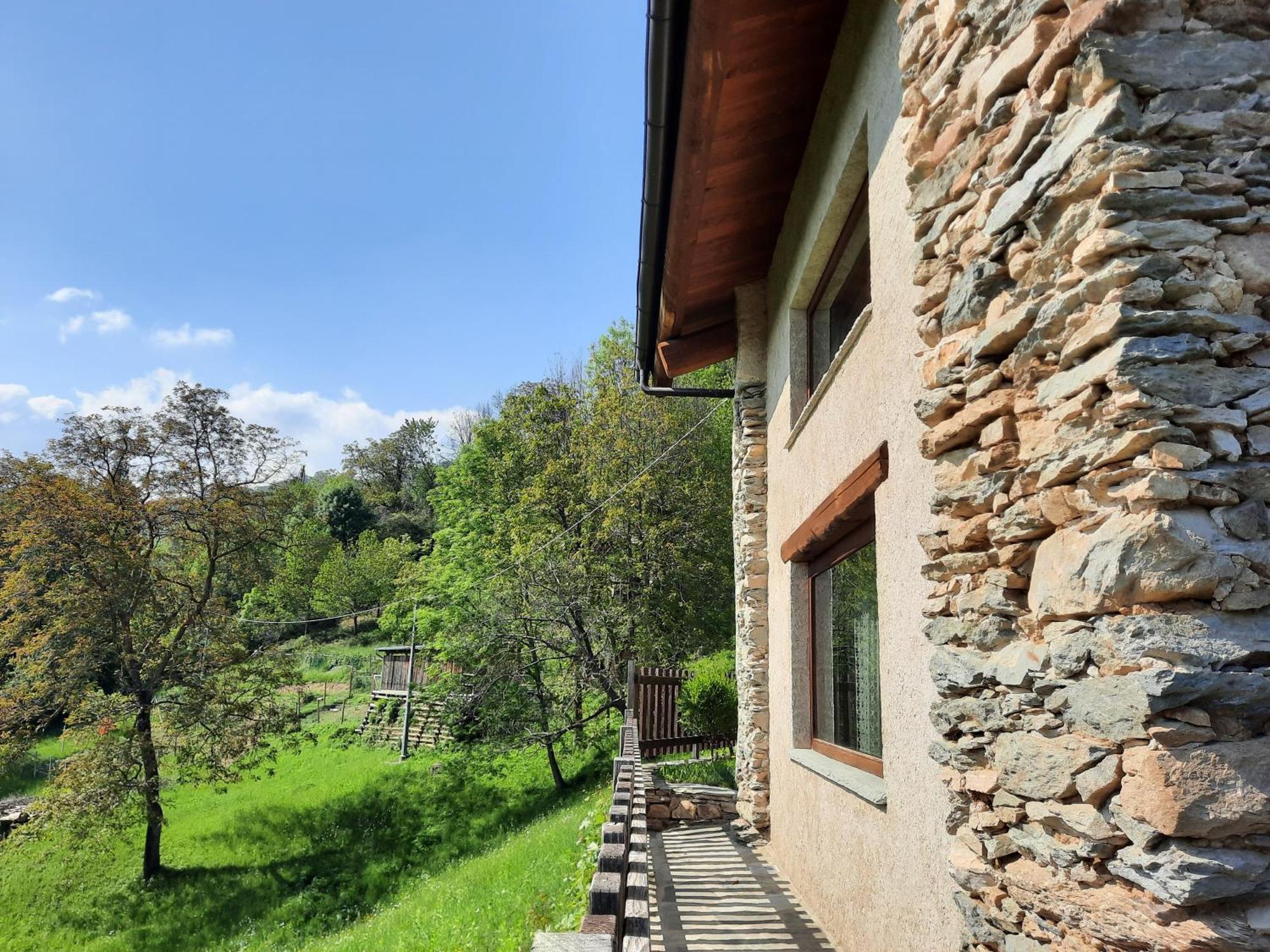 La Baita Nel Bosco Brossasco Buitenkant foto